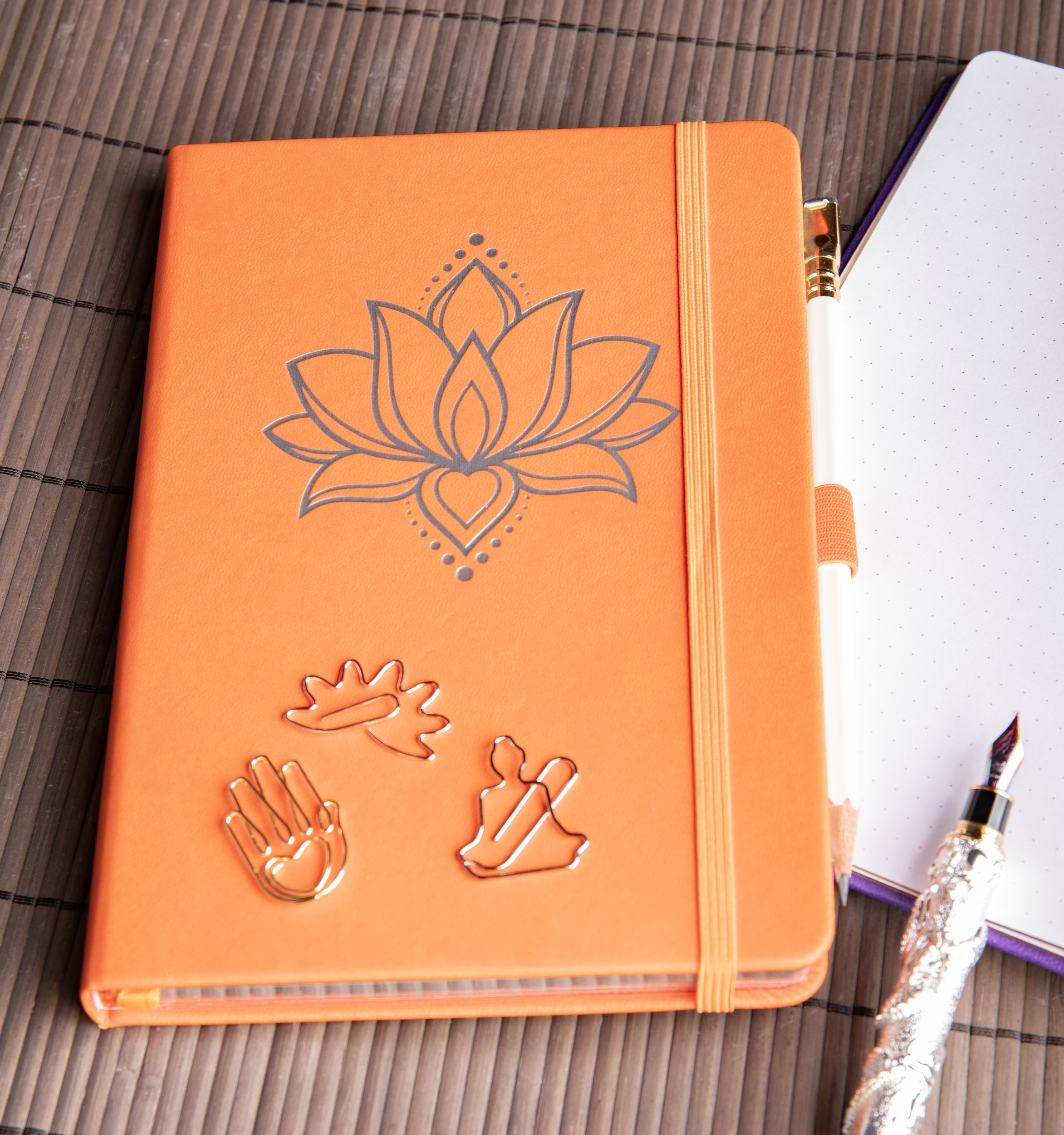 Artikelbild 2 des Artikels “Yoga Tagebuch Journal Orange Lotus, A5 “
