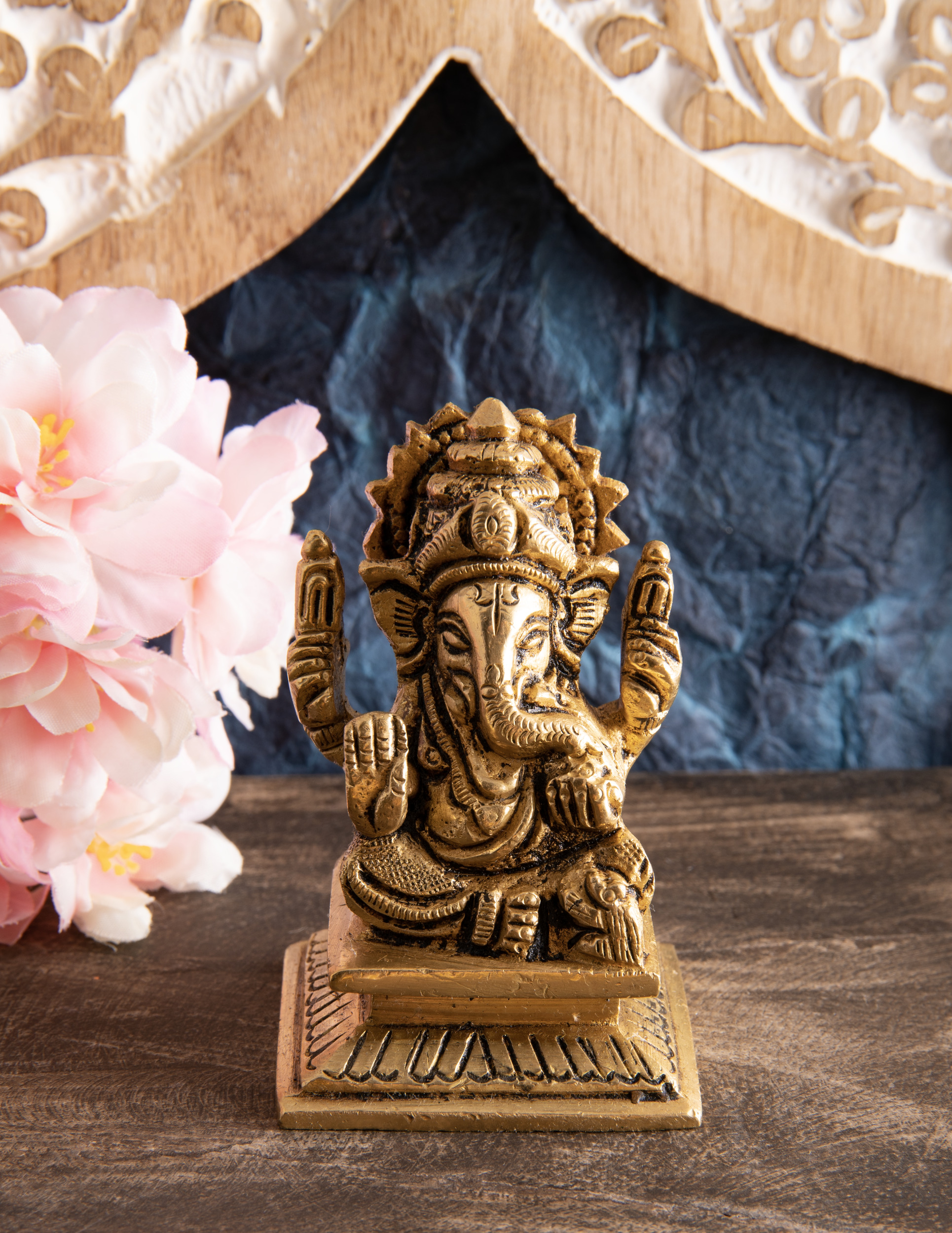 Artikelbild 2 des Artikels “Ganesh mit Maus - Messingstatue mit mattem Goldfinish “