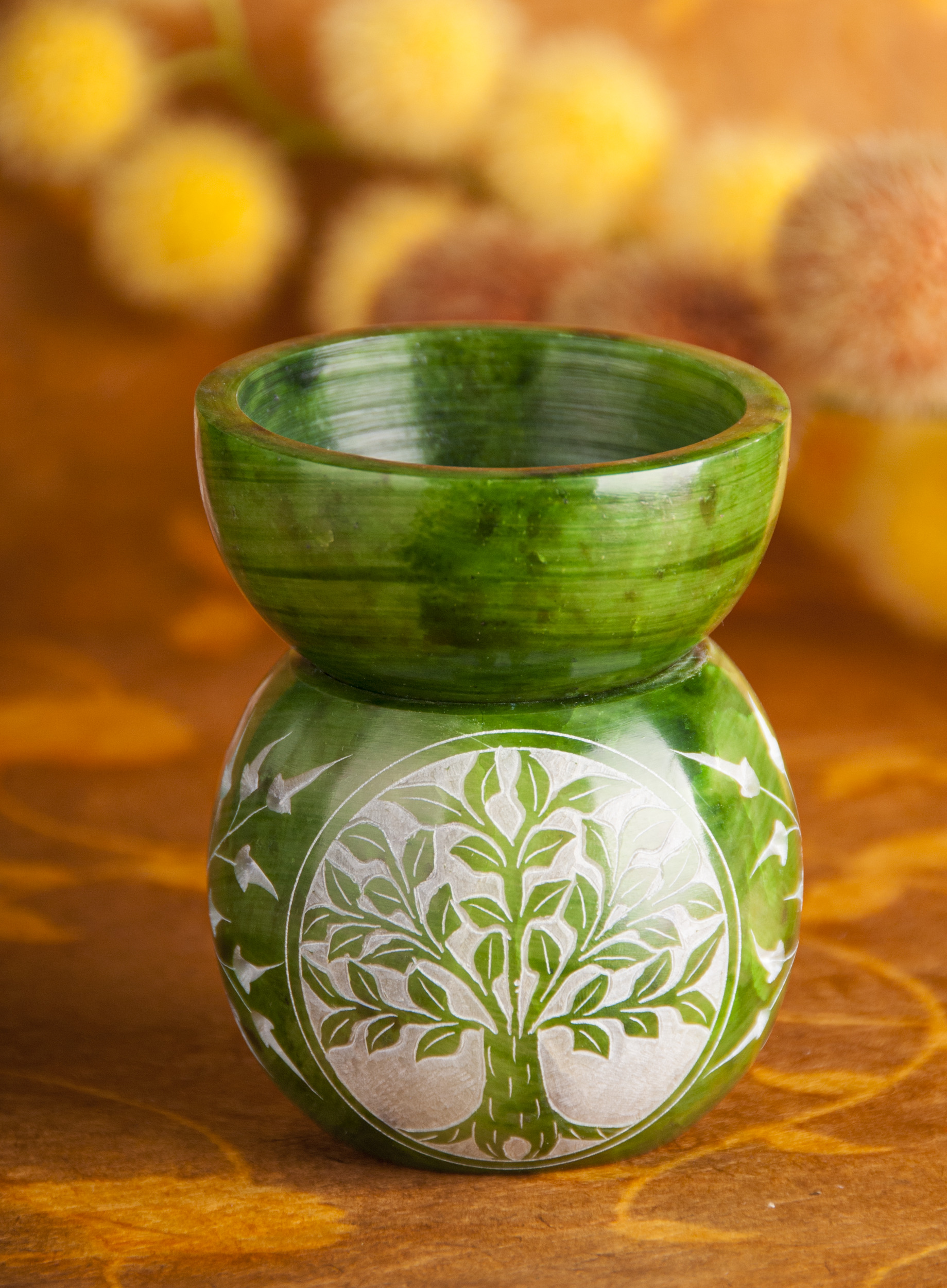 Artikelbild 2 des Artikels “Duftlampe Kugel Yggdrasil grün Speckstein für Ätherische Öle “