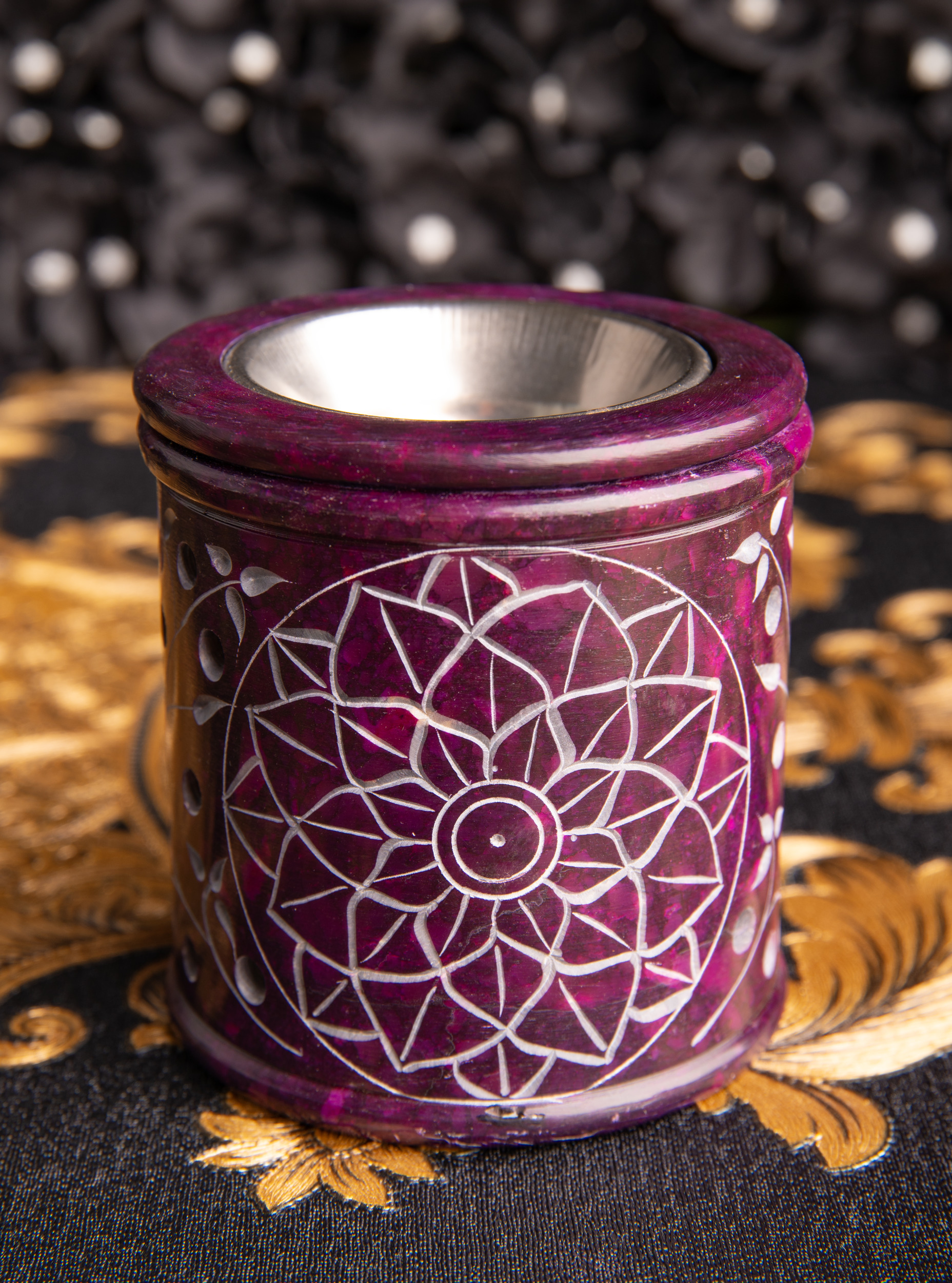 Artikelbild 2 des Artikels “Mandala Aromalampe Speckstein Violett “