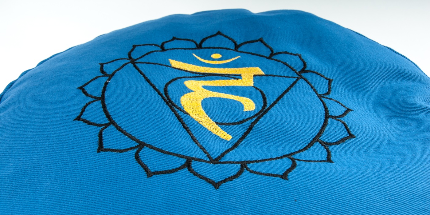 Artikelbild 2 des Artikels “Meditationskissen Kehlchakra Blau 36 x 15 cm “